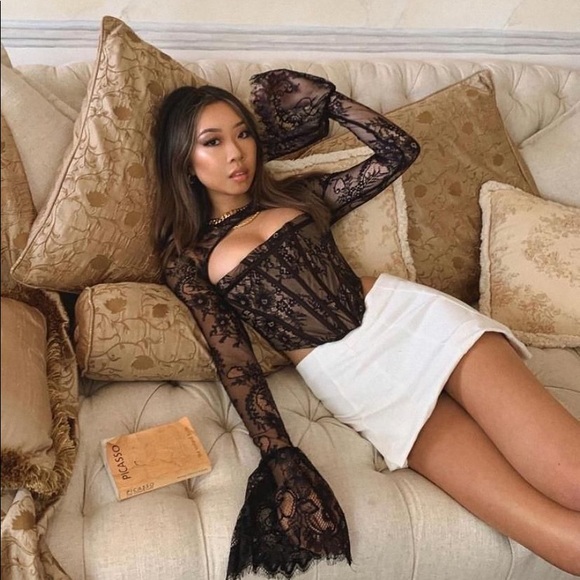 House of CB ‘Brielle’ Black Lace Peplum Sleeve Corset Top - Picture 7 of 12